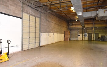 2601-2623 Cruzen St, Nashville, TN for lease Interior Photo- Image 2 of 3