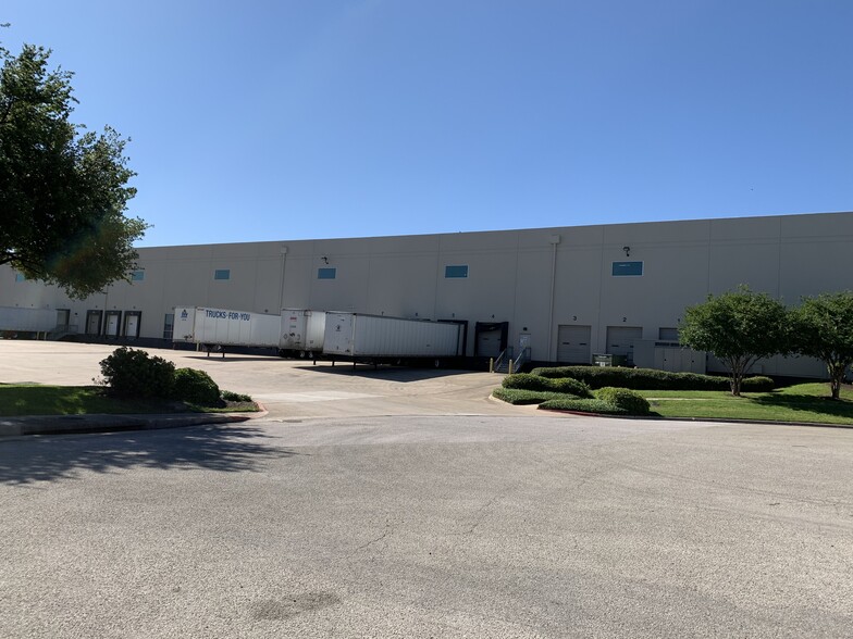 2120 Grand Avenue Pky, Austin, TX for lease - Building Photo - Image 2 of 4