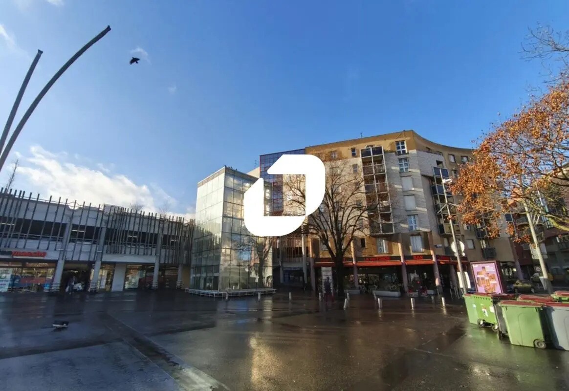 Bureau dans Bondy à louer Photo du bâtiment- Image 1 de 5