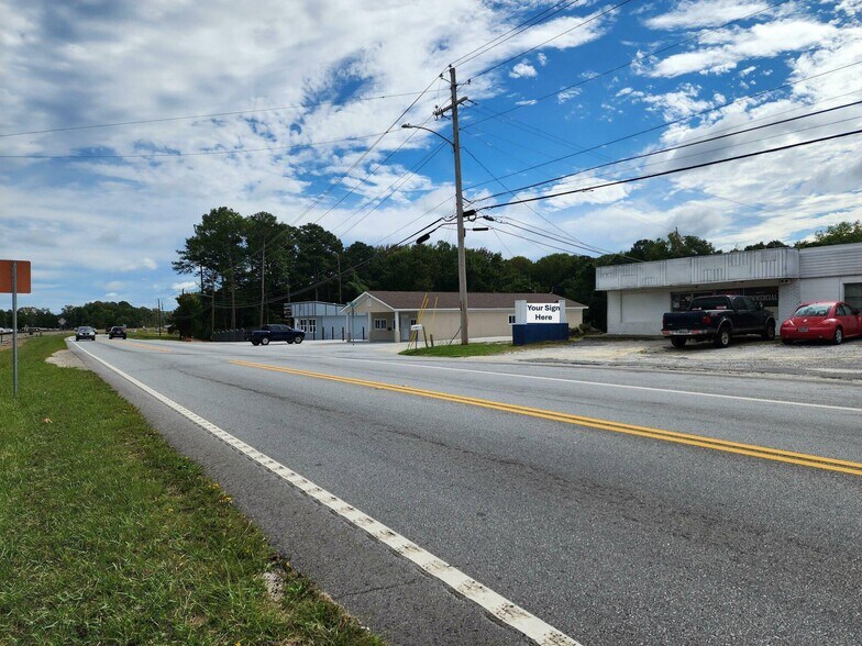 12081 Veterans Memorial Hwy, Douglasville, GA à vendre - Photo du bâtiment - Image 3 de 6