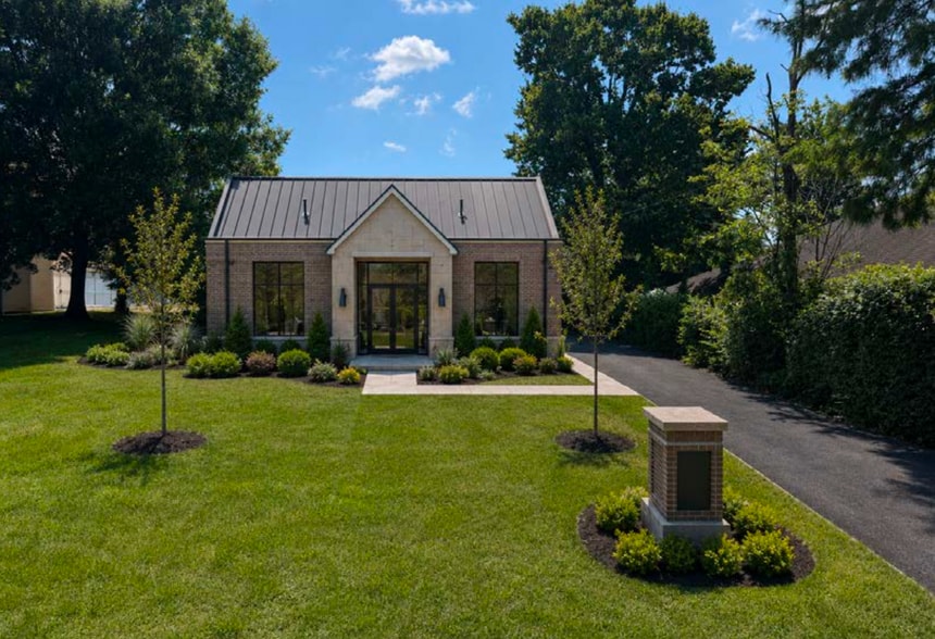 9056 Montgomery Rd, Montgomery, OH for sale - Building Photo - Image 3 of 8