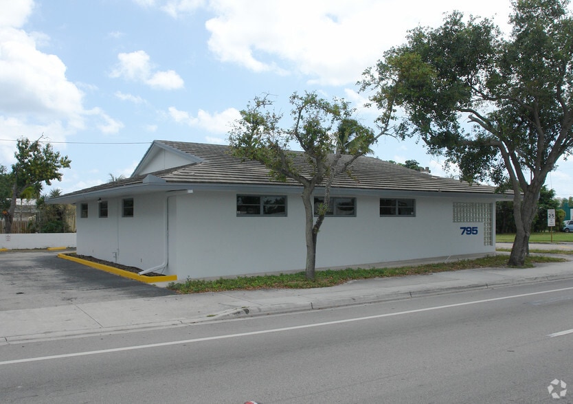 795 S Federal Hwy, Hollywood, FL for sale - Building Photo - Image 2 of 19