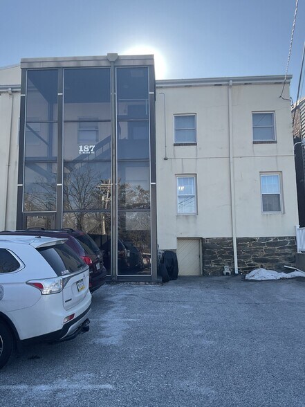 187 E Main St, Westminster, MD à louer - Photo du bâtiment - Image 3 de 5