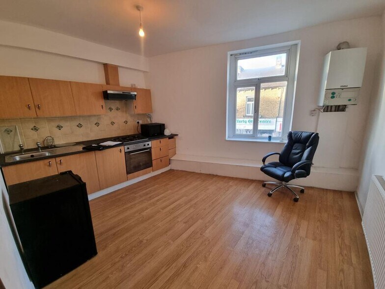 5 Carlisle Rd, Bradford à vendre - Photo du bâtiment - Image 3 de 15