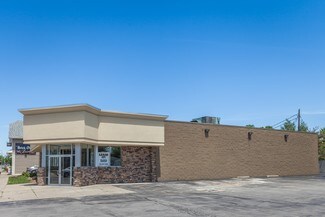 Plus de détails pour 920 Abbott Rd, Buffalo, NY - Commerce de détail à vendre