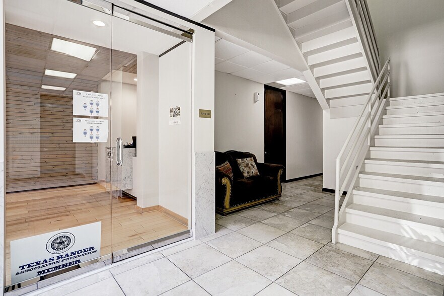 5906 Dolores St, Houston, TX à louer - Photo du bâtiment - Image 3 de 5