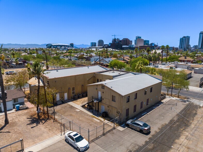 1102 E Garfield St, Phoenix, AZ à vendre - Photo du bâtiment - Image 2 de 4