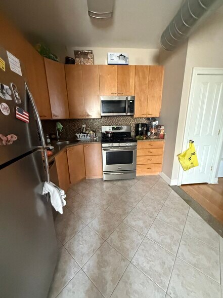 1408 New York Ave, Union City, NJ for sale - Interior Photo - Image 3 of 10