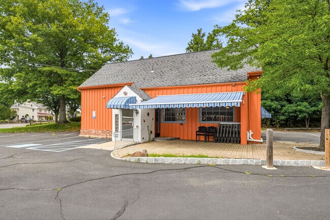 More details for 924 N Bethlehem Pike, Ambler, PA - Retail for Sale