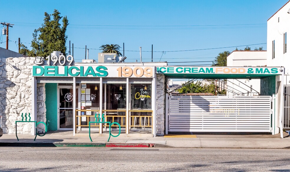 1909 Atlantic Ave, Long Beach, CA for sale - Primary Photo - Image 1 of 9
