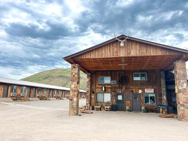 Plus de détails pour 10763 US Highway 30, Cokeville, WY - Services hôteliers à vendre