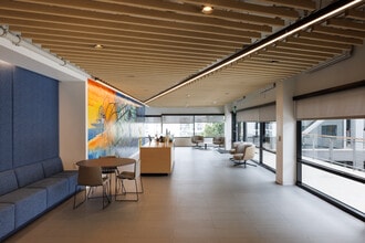 1437 7th St, Santa Monica, CA for lease Interior Photo- Image 1 of 7