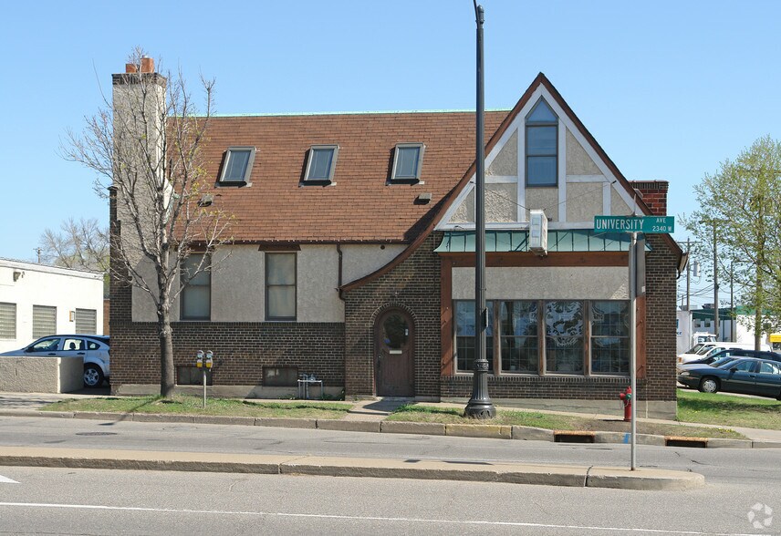 2345 W University Ave, Saint Paul, MN à louer - Photo du bâtiment - Image 3 de 12