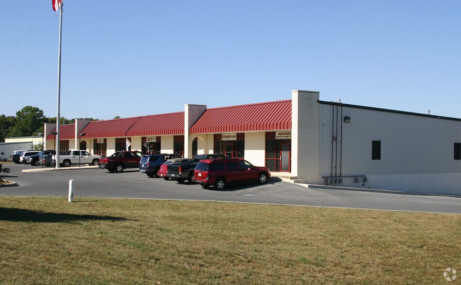 934 Sweeney Dr, Hagerstown, MD à louer - Photo du bâtiment - Image 3 de 7