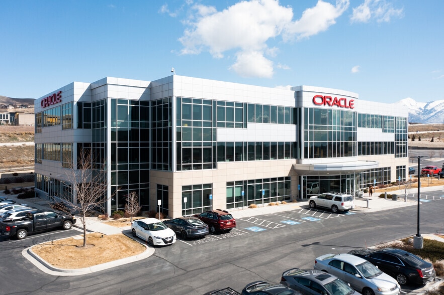 3450 N triumph Blvd, Lehi, UT for lease - Building Photo - Image 1 of 17