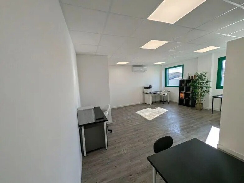 12 Rue Léopha, Mions à louer - Photo intérieure - Image 3 de 10