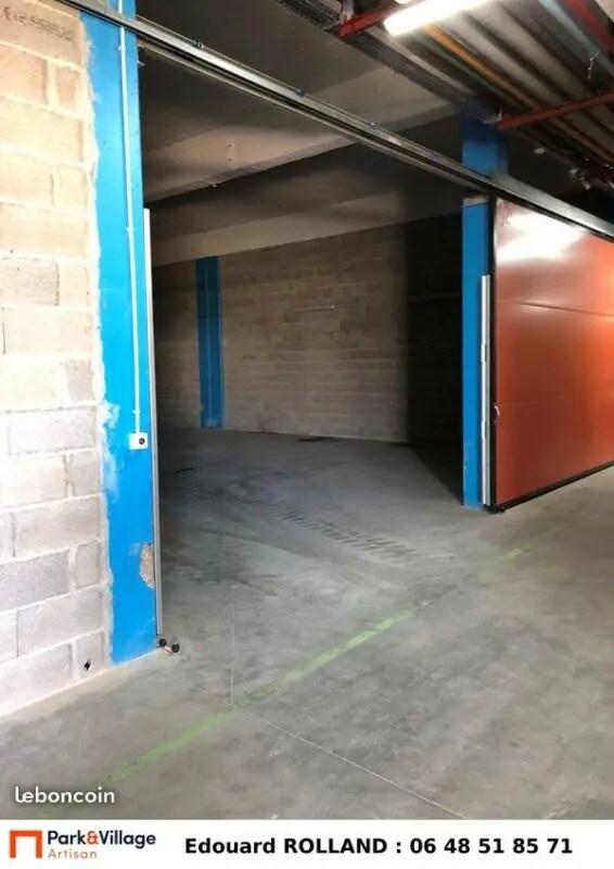 Industrial in Rillieux-la-Pape for lease Building Photo- Image 1 of 5