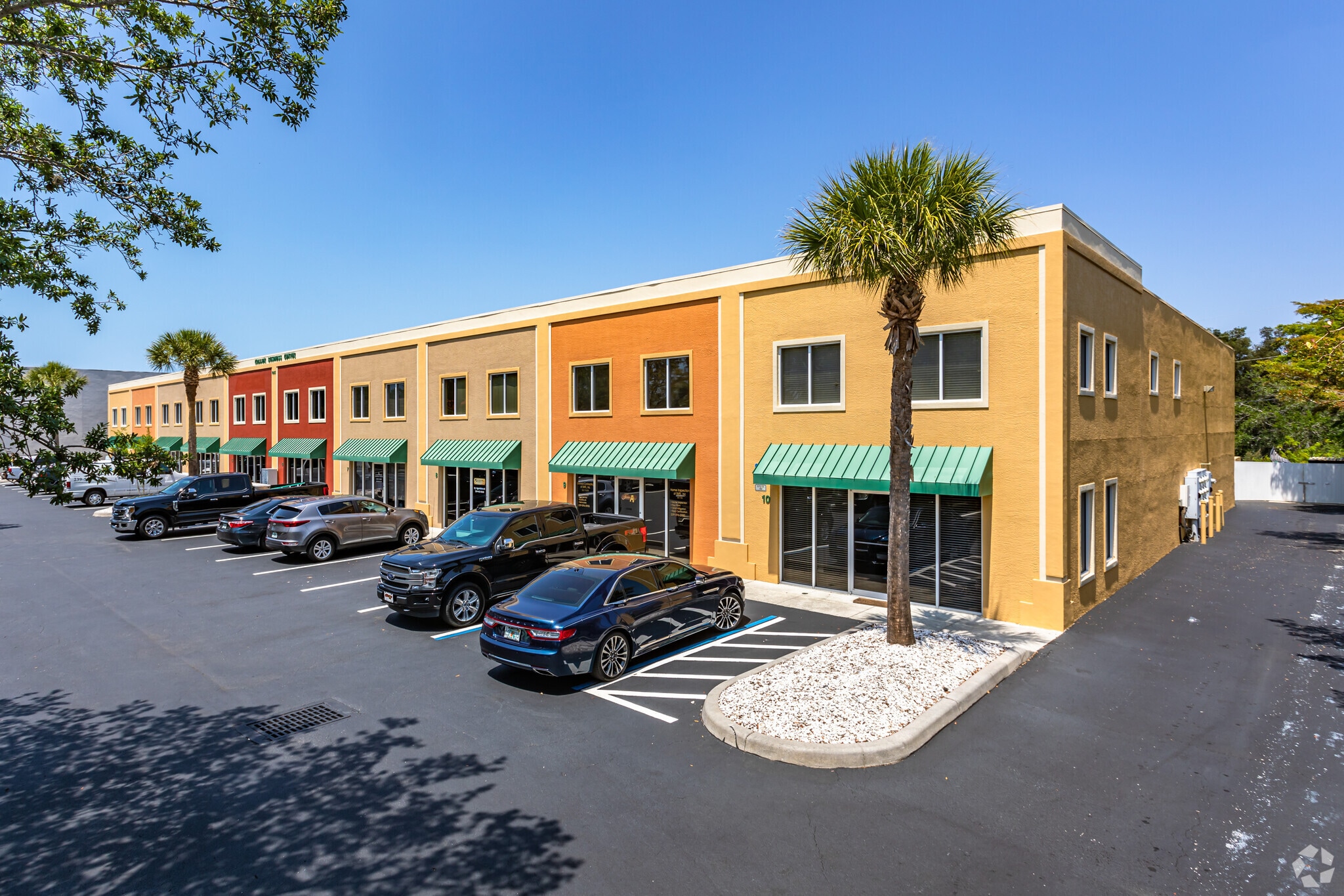 1035 Collier Center Way, Naples, FL for lease Primary Photo- Image 1 of 11