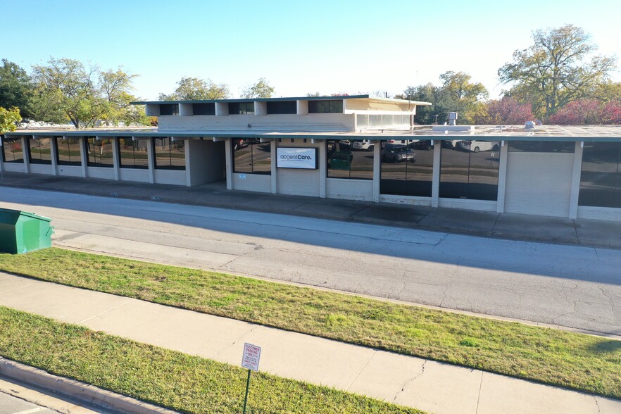 225 W Mulberry St, Denton, TX for sale - Building Photo - Image 1 of 1