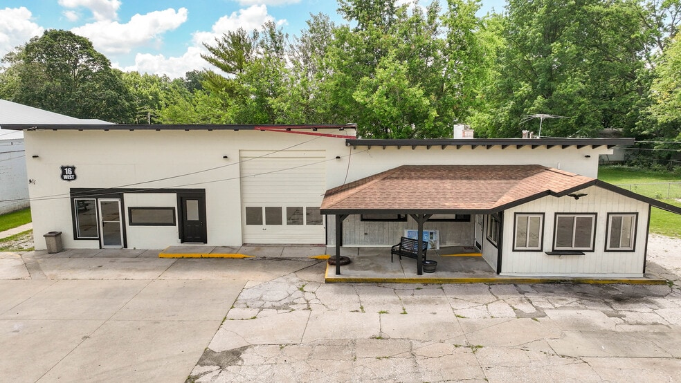 406 W Carpenter St, Jerseyville, IL à vendre - Photo du bâtiment - Image 2 de 52