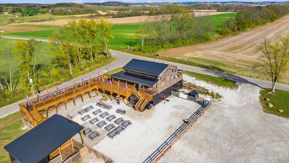 8635 Blackbird Ln, Thornville, OH for sale - Aerial - Image 2 of 11