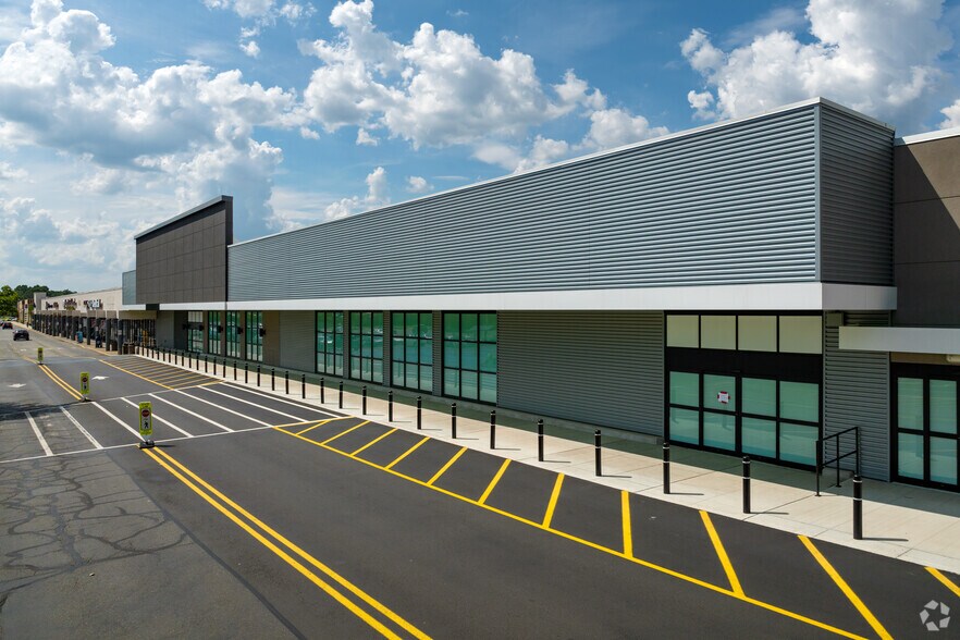 1710 US Highway 46, Little Falls, NJ à louer - Photo du bâtiment - Image 3 de 14