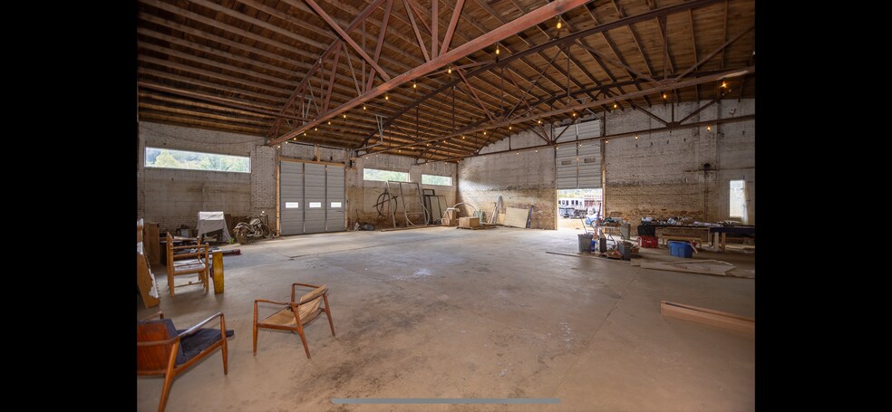 860 Riverside Dr, Asheville, NC à louer - Photo du bâtiment - Image 3 de 15
