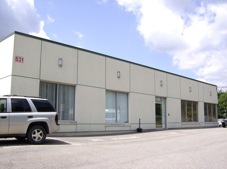 831 Little Britain Rd, New Windsor Township, NY à louer - Photo principale - Image 1 de 6