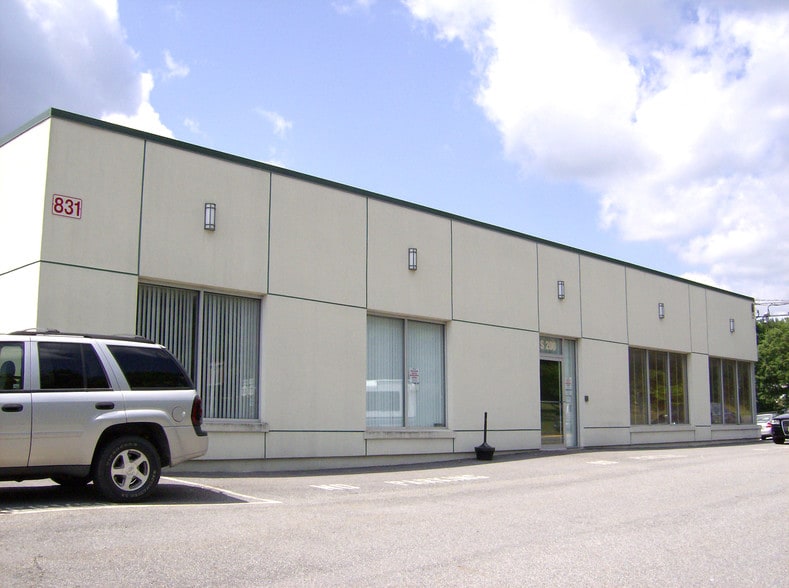 831 Little Britain Rd, New Windsor Township, NY for lease - Primary Photo - Image 1 of 6