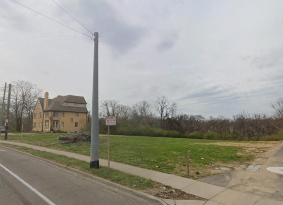 2570 Harrison Ave, Cincinnati, OH for sale - Building Photo - Image 3 of 3