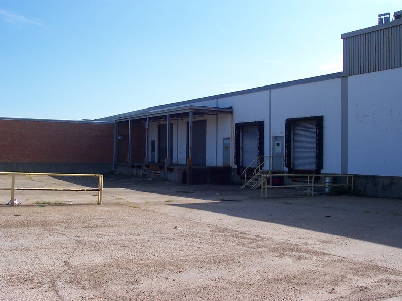 750 Boling St, Jackson, MS à louer - Photo du bâtiment - Image 3 de 5