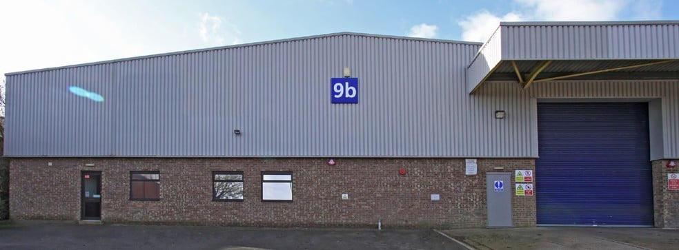 8-9B Deans Rd, Milton Keynes à vendre - Photo du bâtiment - Image 2 de 4