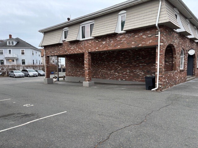 511 Humphrey St, Swampscott, MA à louer - Photo du bâtiment - Image 3 de 13
