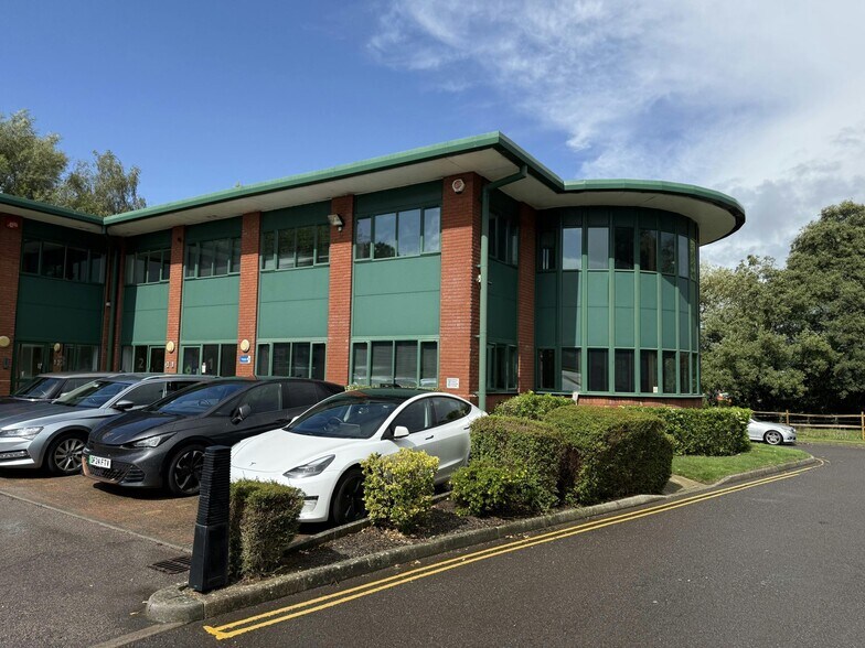 Bedford Rd, Petersfield à louer - Photo du bâtiment - Image 3 de 3