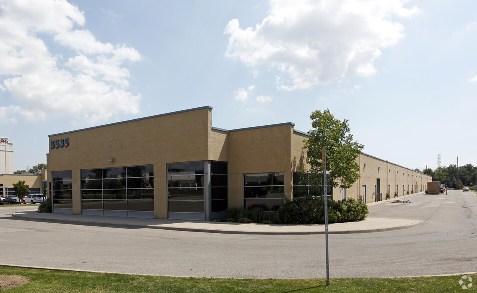 5535 Eglinton Ave W, Toronto, ON for lease - Building Photo - Image 2 of 2