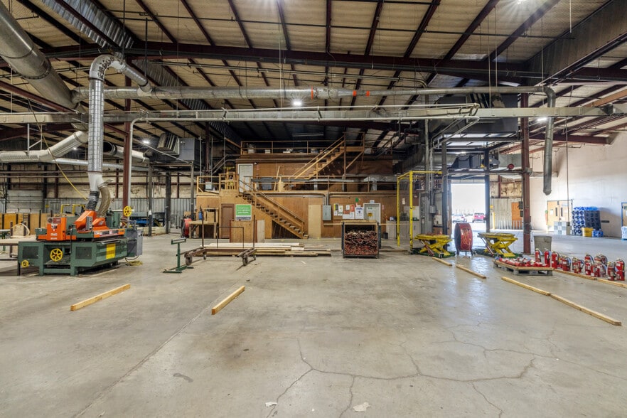 2350 Maywood Dr, Klamath Falls, OR for sale - Building Photo - Image 2 of 41