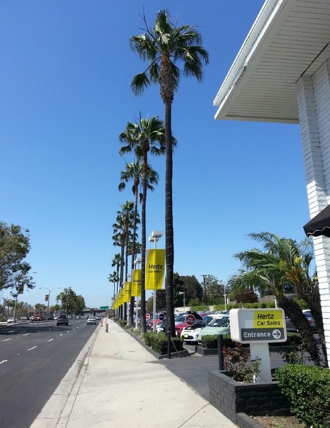 More details for 3130 Harbor Blvd, Costa Mesa, CA - Retail for Sale