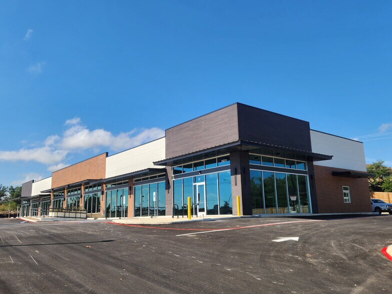 25211 US Hwy 281 N, San Antonio, TX à louer - Photo du bâtiment - Image 3 de 5