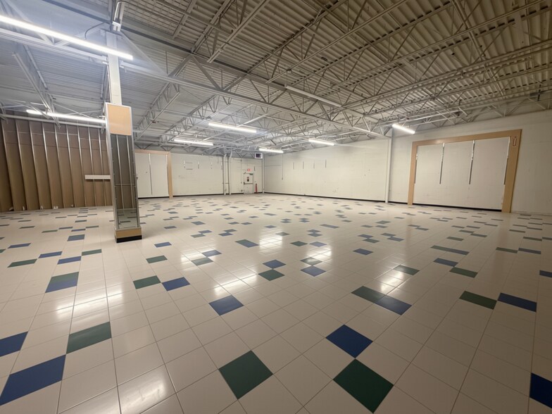 1261 N Azusa Ave, Covina, CA for lease - Interior Photo - Image 3 of 7