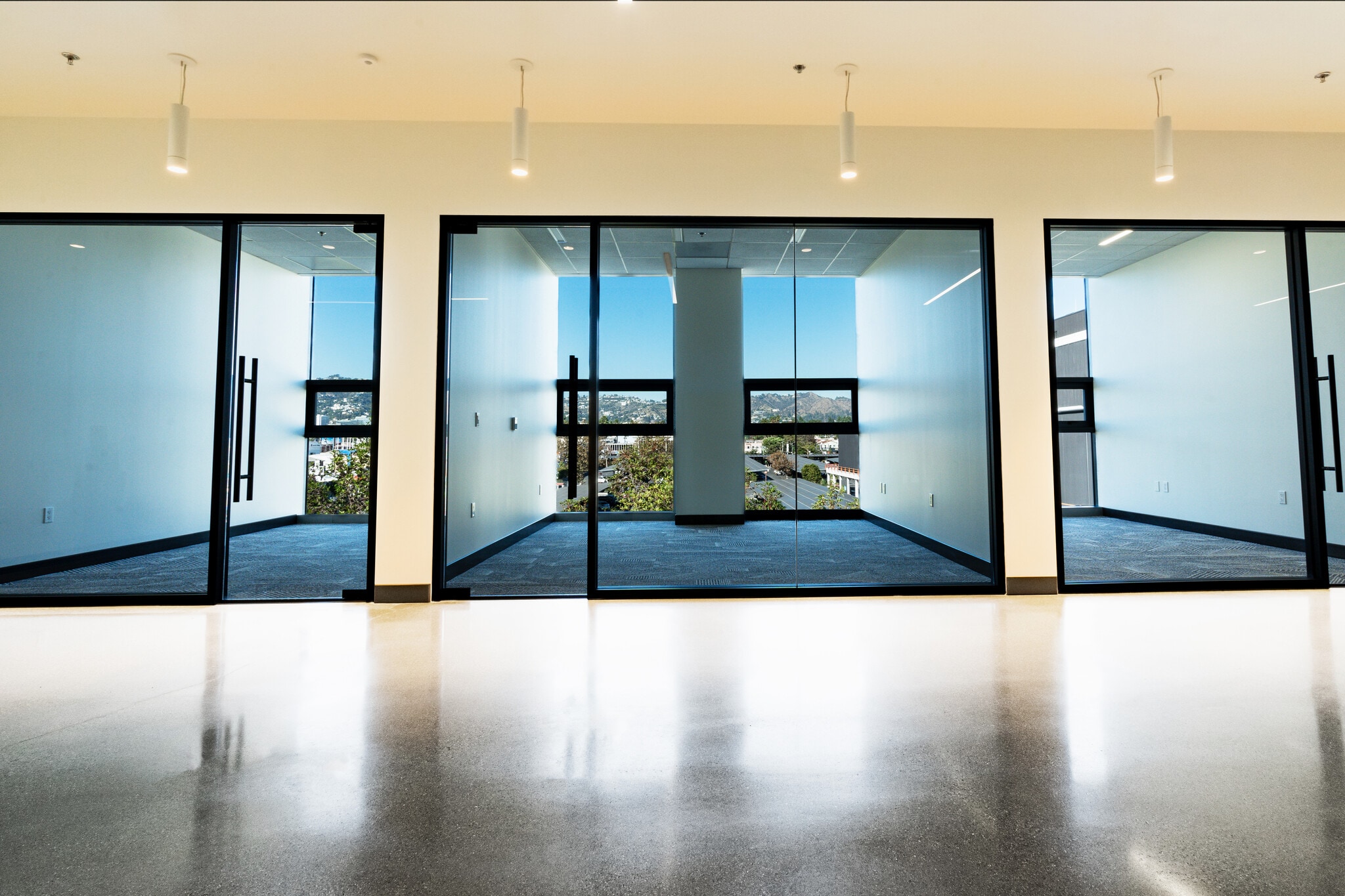 110 S Fairfax Ave, Los Angeles, CA for lease Interior Photo- Image 1 of 4