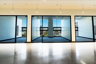 110 S Fairfax Ave, Los Angeles, CA for lease Interior Photo- Image 1 of 4