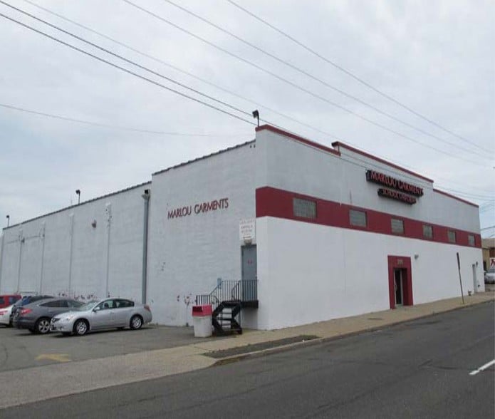 2115 Jericho Tpke, New Hyde Park, NY for lease - Building Photo - Image 3 of 9