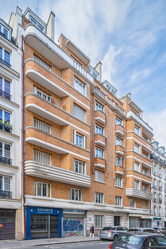 Plus de détails pour Multi-résidentiel à vendre
