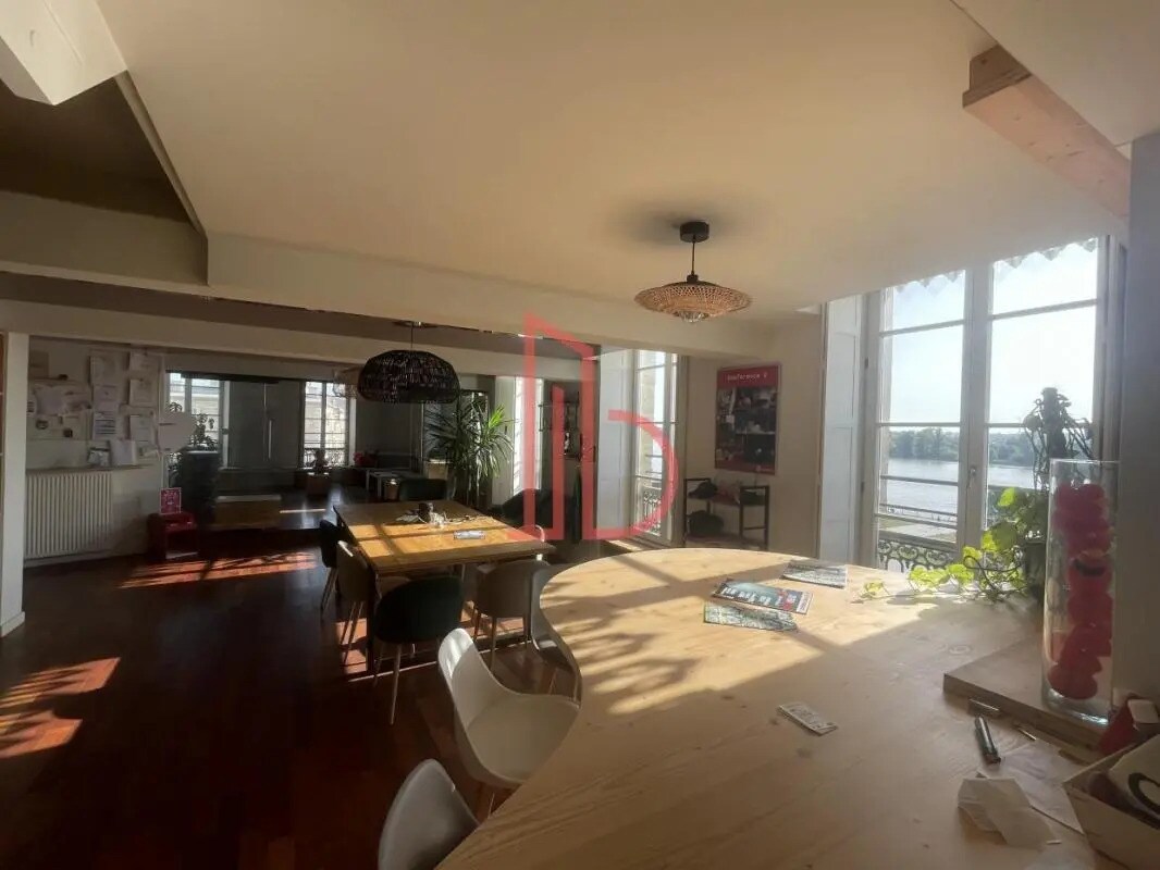 Office in Bordeaux for lease Interior Photo- Image 1 of 7