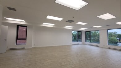 4510-4512 Rue Cartier, Montréal, QC à louer Photo intérieure- Image 2 de 9