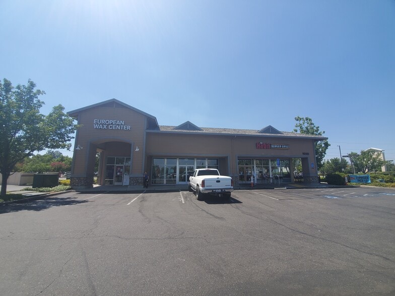 1020 E Cypress Ave, Redding, CA for sale - Building Photo - Image 2 of 2