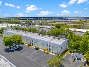 2937 Ravenswood Rd, Fort Lauderdale, FL à louer Photo intérieure- Image 1 de 8