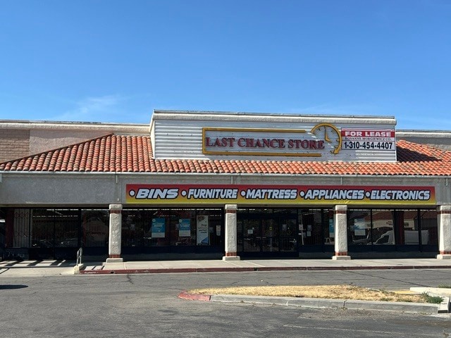 1743 E Palmdale Blvd, Palmdale, CA for lease - Building Photo - Image 2 of 11