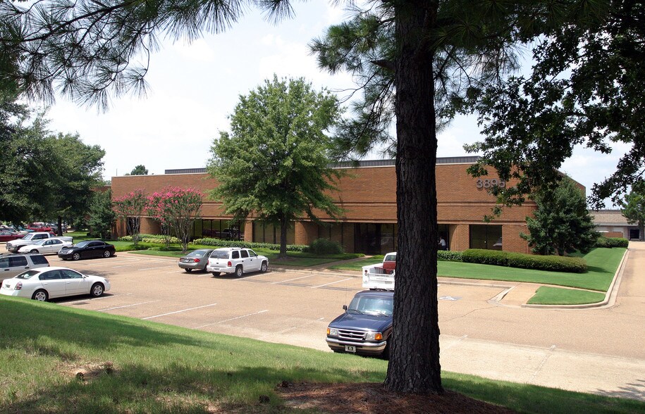 3895 Perkins Rd S, Memphis, TN à louer - Photo du bâtiment - Image 2 de 25