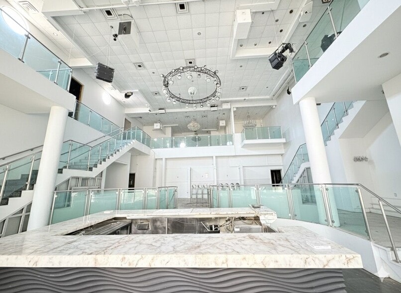 3138 SW 22nd St, Miami, FL for sale - Interior Photo - Image 2 of 13